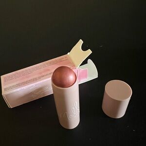 Mally Beauty shimmer shape and glow face defining stick